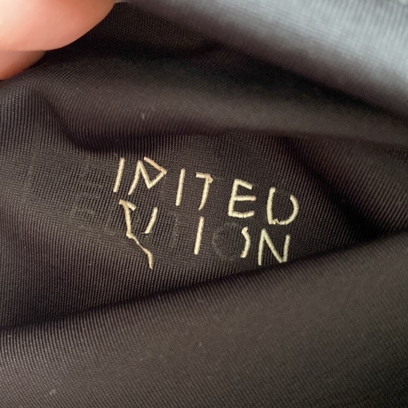 Beyond Limited Edition printed leggings - Picture 7 of 7